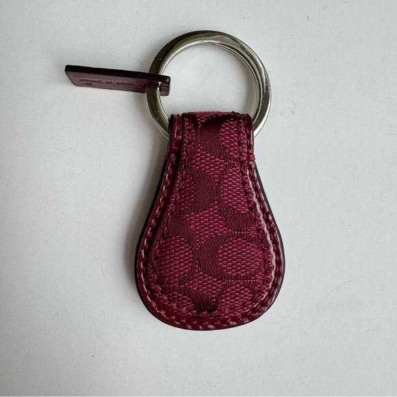 Coach Vintage Jacquard Signature Teardrop Keychain Key Fob Bag Charm Burgundy - Picture 1 of 12